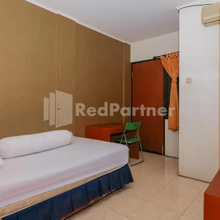 De Lugano Scbd Syariah Mitra Reddoorz Hotel